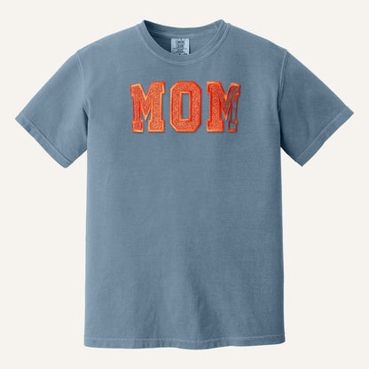 MOM Varsity Glitter Letter Tee – Comfort Colors Tee in Blue Jean