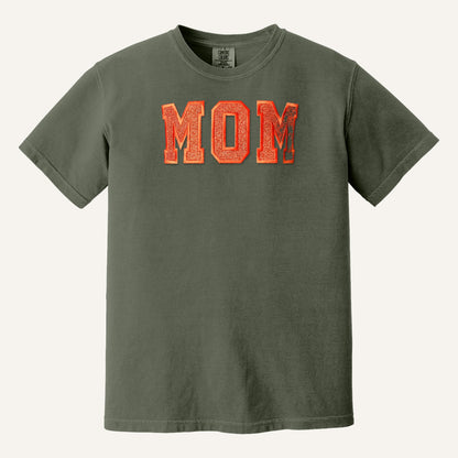 MOM Varsity Glitter Letter Tee – Comfort Colors Tee in Moss