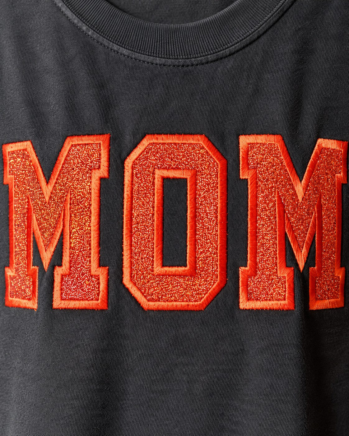 MOM Varsity Glitter Letter Tee – close-up detail